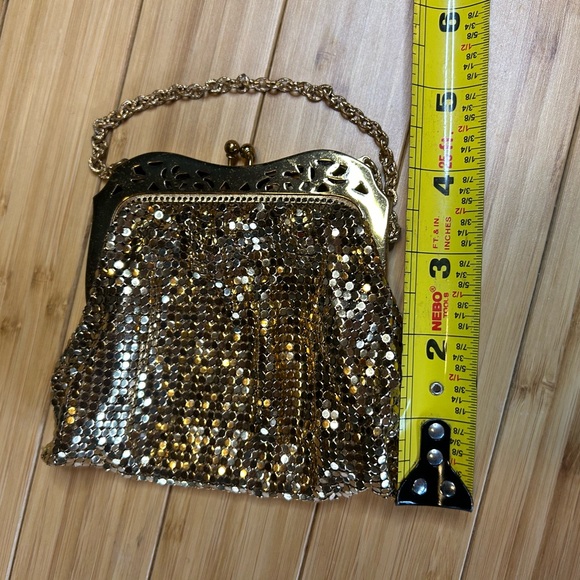 Vintage Whiting & Davis Gold Mesh Evening Bag Antique Detail Snap - Picture 4 of 9